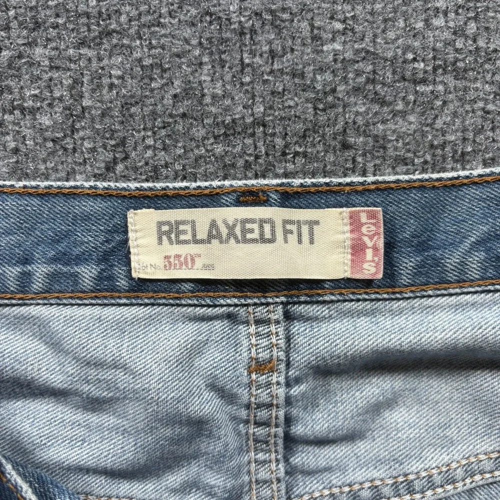 Levi's 550 Jeans Mens 40x29 Blue Denim Light Wash Relaxed Fit Tapered Leg Grunge